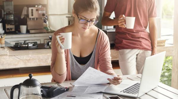 cum sa ti gestionezi mai eficient banii astfel incat sa poti economisi lunar