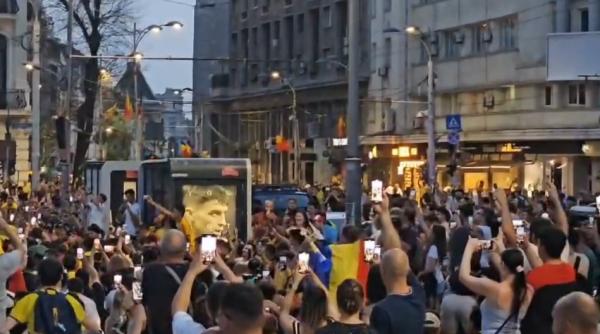 sarbatoare calificare piata universitatii suporteri strada