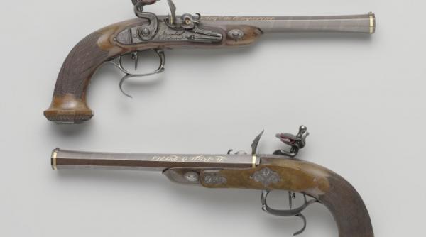 pistoale napoleon vandute suma uriasa