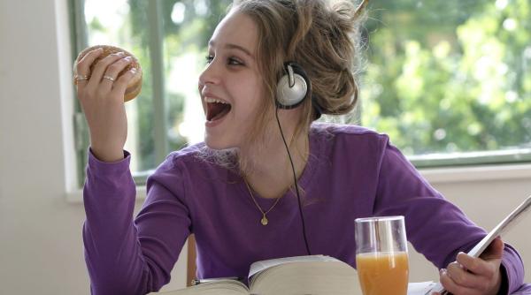 influenta muzicii asupra felului in care mancam
