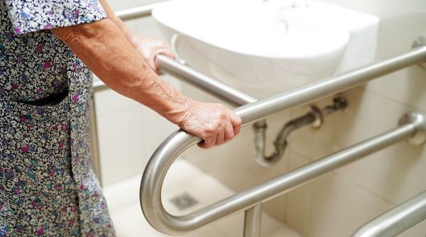 cele mai eficiente dispozitive ajutatoare pentru baie in 2024