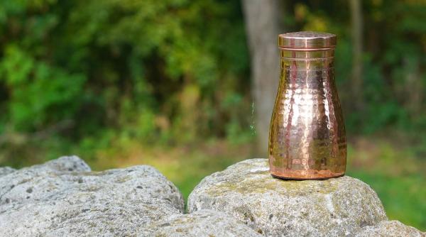 sticlele de cupru traditie si sanatate in bucataria ta