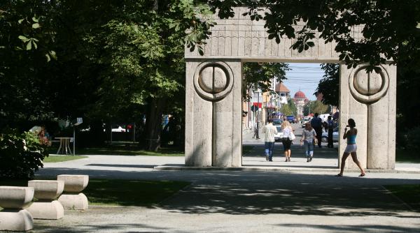 picnicuri masa tacerii poarta sarutului patrimoniu unesco