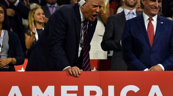 trump atac kamala harris concediata