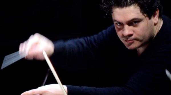 cristian macelaru a condus orchestra nationala a frantei in spectacolul de deschidere a jocurilor olimpice de la paris