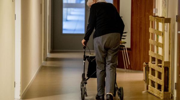 singuratate batranete provocare majora sanatate fizica mentala cortizol