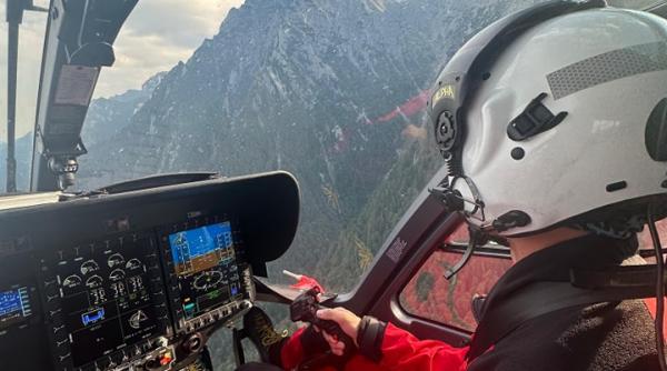 elicoptere black hawk intervin stingere incendii mehedinti valcea