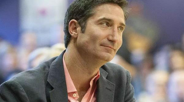 brian niccol starbucks compania distanta