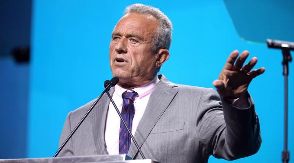 robert f kennedy jr renuntare candidatura sustinere donald trump