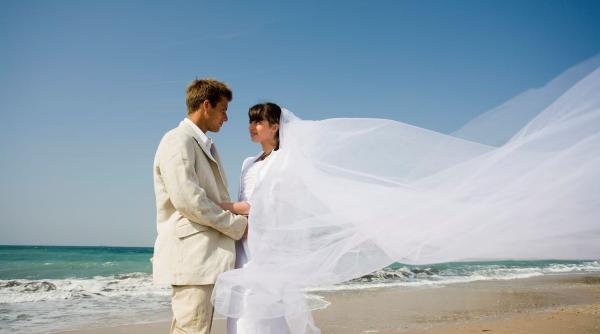 2 zodii care se grabesc sa se logodeasca