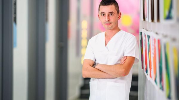 p de ce sunt implanturile dentare solutia ideala pentru dintii lipsa afla raspunsul de la dr paul petrut clinica ozono