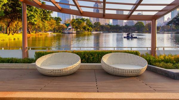 oblon confort avantajele aduse de sistemele de inchidere terase si de copertine retractabile pentru case si gradini