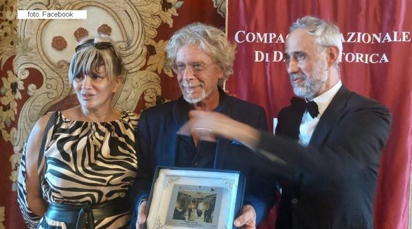 toma enache regizorul filmului enescu jupuit de viu a fost distins cu premio cultura