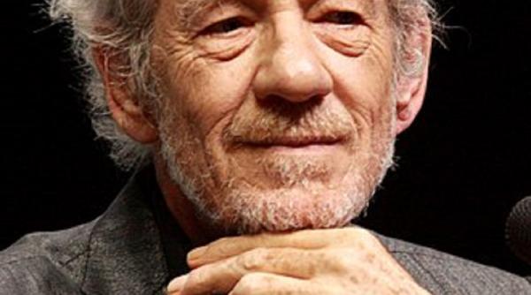 ian mckellen stapanul inelelor intalnirea elisabeta a ii a