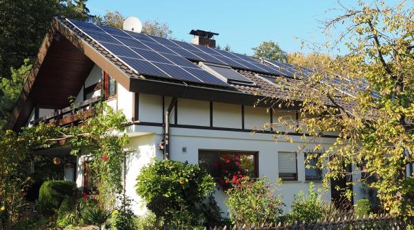 romanii stat electricitate panouri fotovoltaice