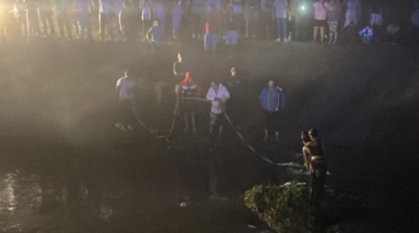 masina scufundata ape constanta pasageri copii salvati pompieri