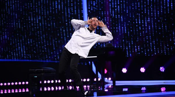 patrizio ratto pianistul care a concertat cu nume celebre precum justin bieber si laura pausini vine pe scena iumor cosmin natanticu a fost un moment plin de virtuozitate