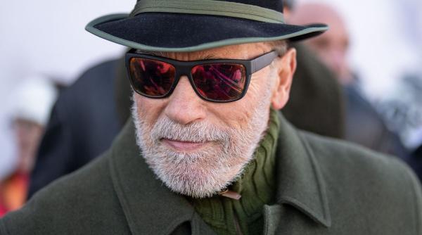 arnold schwarzenegger titlul onorific doctor hertie school berlin