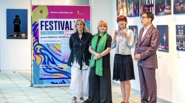 expozitia silviu purcarete 50 de ani de teatru in prologul festivalului international de teatru pentru publicul tanar iasi