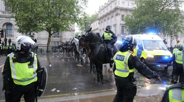 atac ambasada israel suedia focuri arma