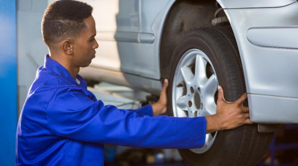 cand trebuie echipate masinile anvelope iarna