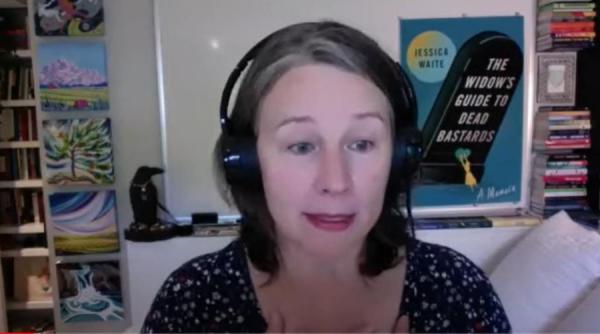 gest socant femeie inselata sot mort