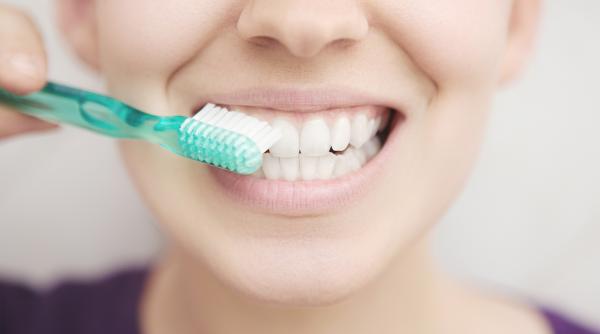 cand trebuie schimbi periuta dinti