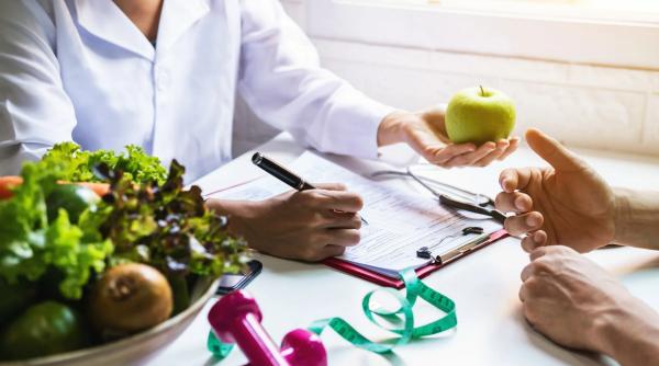 reguli nutritionisti dieteticieni grade profesionale