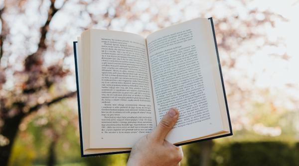 precomanda cartea patriot memorii de aleksei navalnii de la bookzone de ce sa te grabesti sa o ai in biblioteca ta