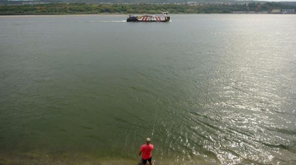 accident naval tulcea ambarcatiune rasturnare om mort