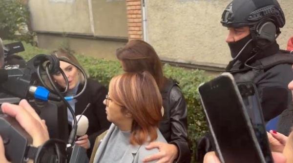 laura crisan asasinat bomba arad