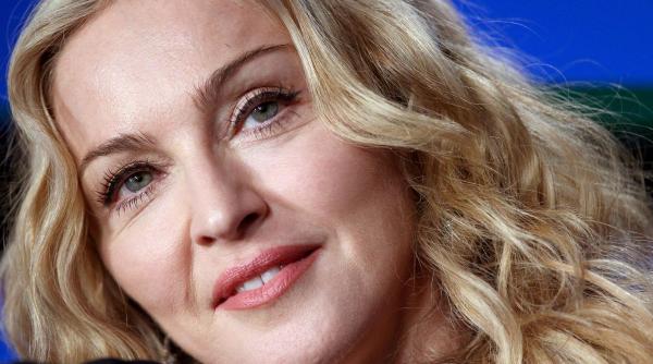 madona voteaza kamala harris