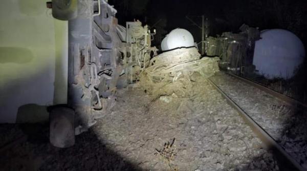 trafic blocat mehedinti tren deraiat vagoane benzina