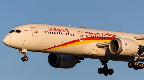 avion zbura china lovit pasare luat foc