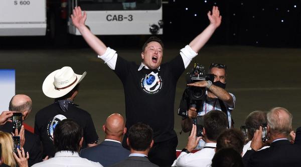 elon musk conduce departament sua mandat donald trump