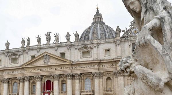 vaticanul adopta indeligenta artificiala sute de mii imagini baslica sfantul petru