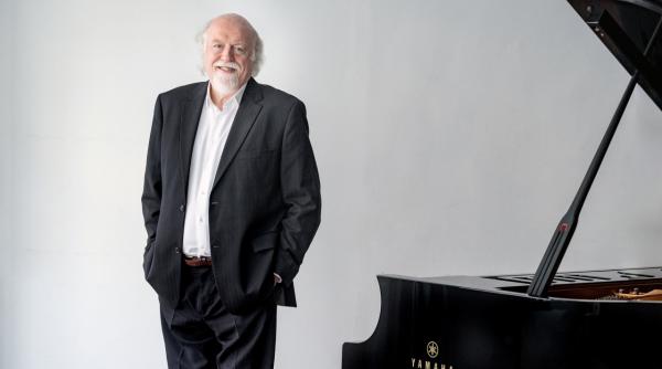 faimosul pianist peter donohoe va canta in stagiunea filarmonicii george enescu pe 14 si 15 noiembrie