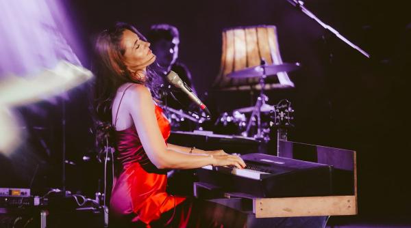 leyah incheie turneul national cinestezia pe 18 noiembrie la teatrul national bucuresti