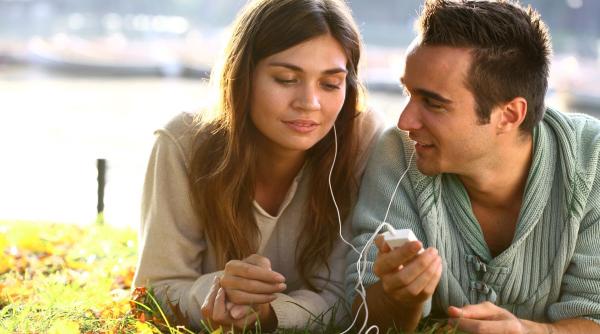 detoxifiere digitala deconecteaza tehnologie traieste prezent dependenta