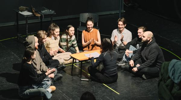 premiera ultima generatie manifestul ca act creator al unor noi realitati posibile