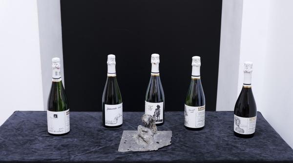 colectia de spumante millesime cotnari lansate la artmark cu etichete semnate de cinci artisti romani