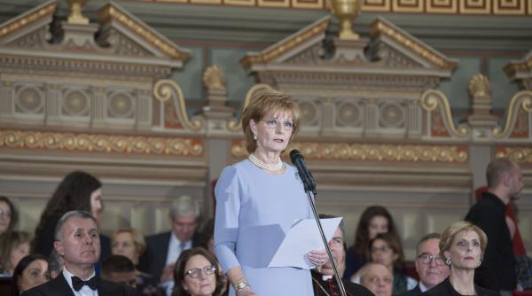 custodele coroanei romania securitate