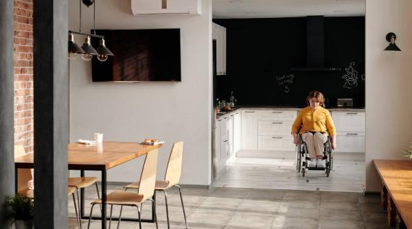 avantajele utilizarii scaunelor cu rotile personalizate