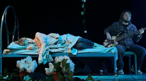premiera spectacolului ofelia afterlife o reinterpretare a personajului ofelia din hamlet
