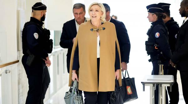 francois bayrou discutii marine le pen