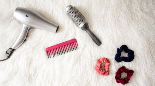 cum sa usuci parul ondulat pentru a mentine buclele definite