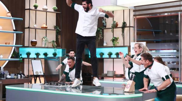 echipa verde a lui chef richard a castigat aseara battle ul chefi la cutite ultima confruntare a sezonului si proba individuala din aceasta seara vor decide semifinalistii