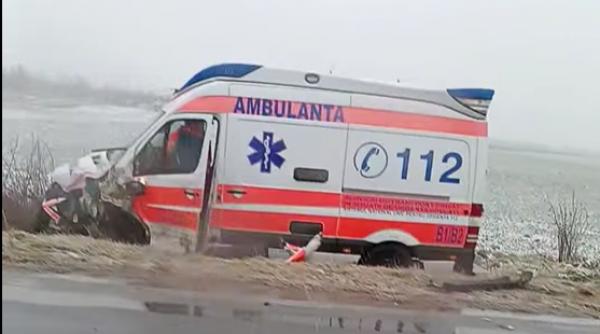 accident grav ambulanta masina patru victime stare grava incarcerate