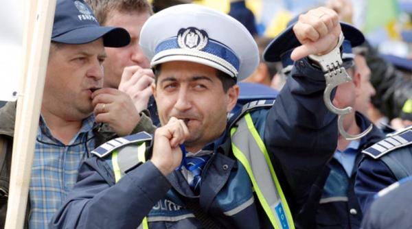 protest politisti luni guvern taie salarii ordonanta trenulet