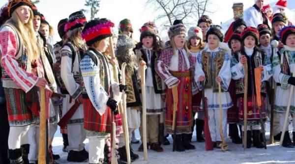 obiceiuri masti si colinde de anul nou la multi ani senini cu sanatate bucurii si vise implinite